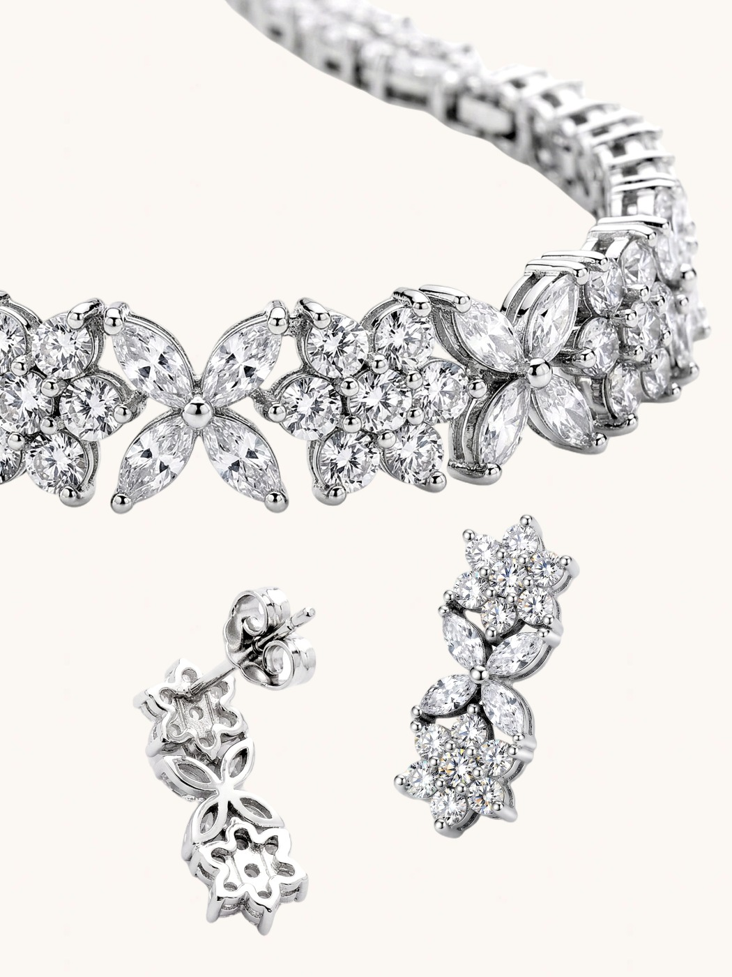 Closeup of Lumiere Necklace Set with Earrings in Rhodium Plated Metal Comfort Fit Copper 16 inches 47.3gms Mix