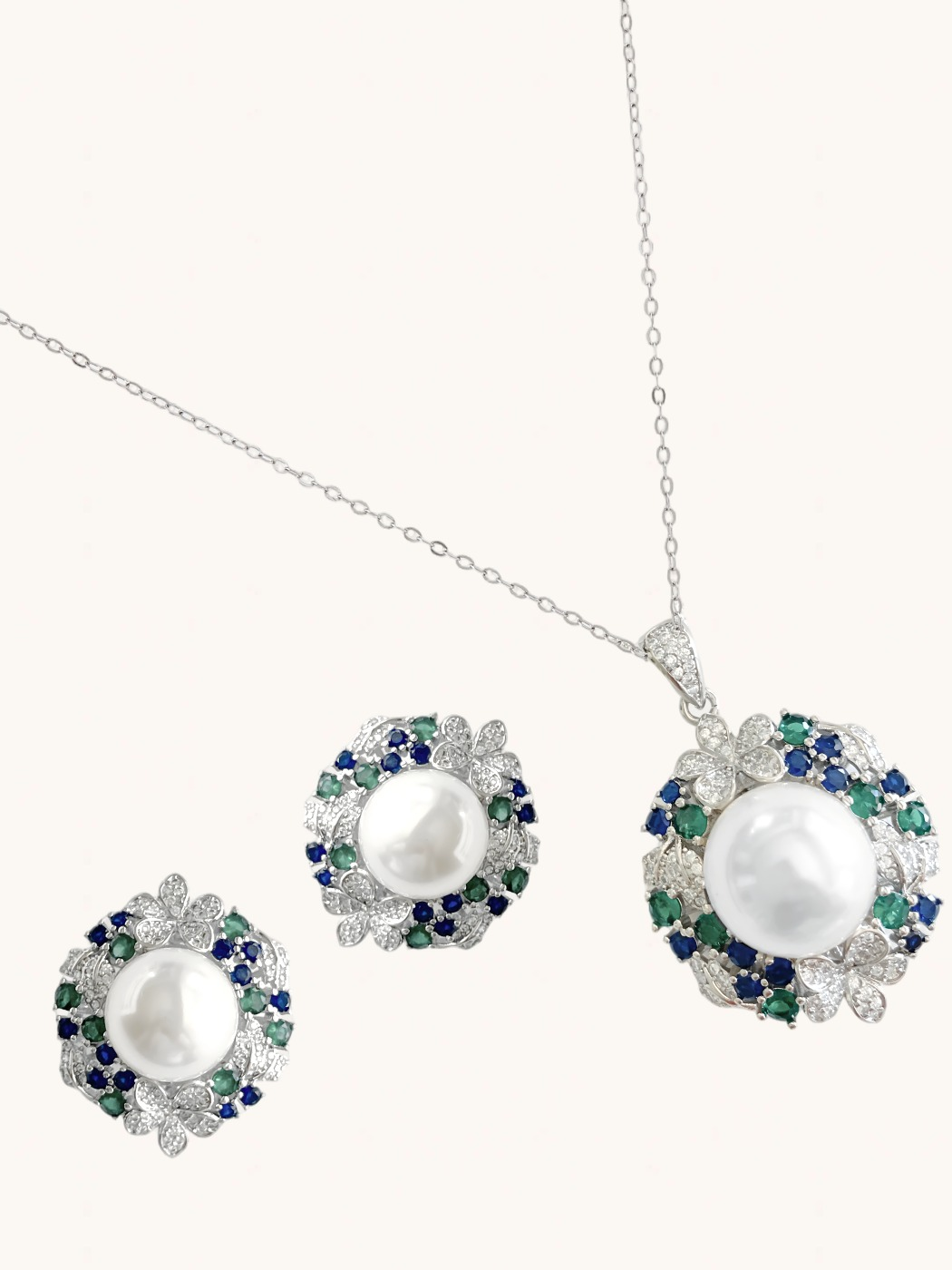 Closeup of Yasmine Pearl Pendant Necklace & Stud Earrings set Comfort Fit 925 Sterling Silver Rhodium Plated Brass Stone Metal 2 cm 22.7gms