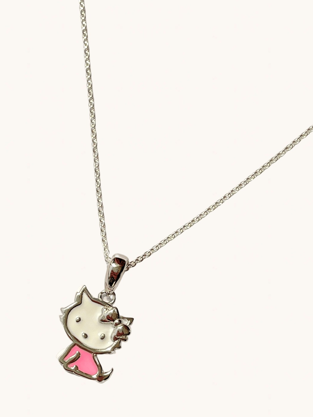 Closeup of Cleo Kitty Enamel Pendant Necklace in 925 Sterling Silver Regular Metal One Size 2.6gms