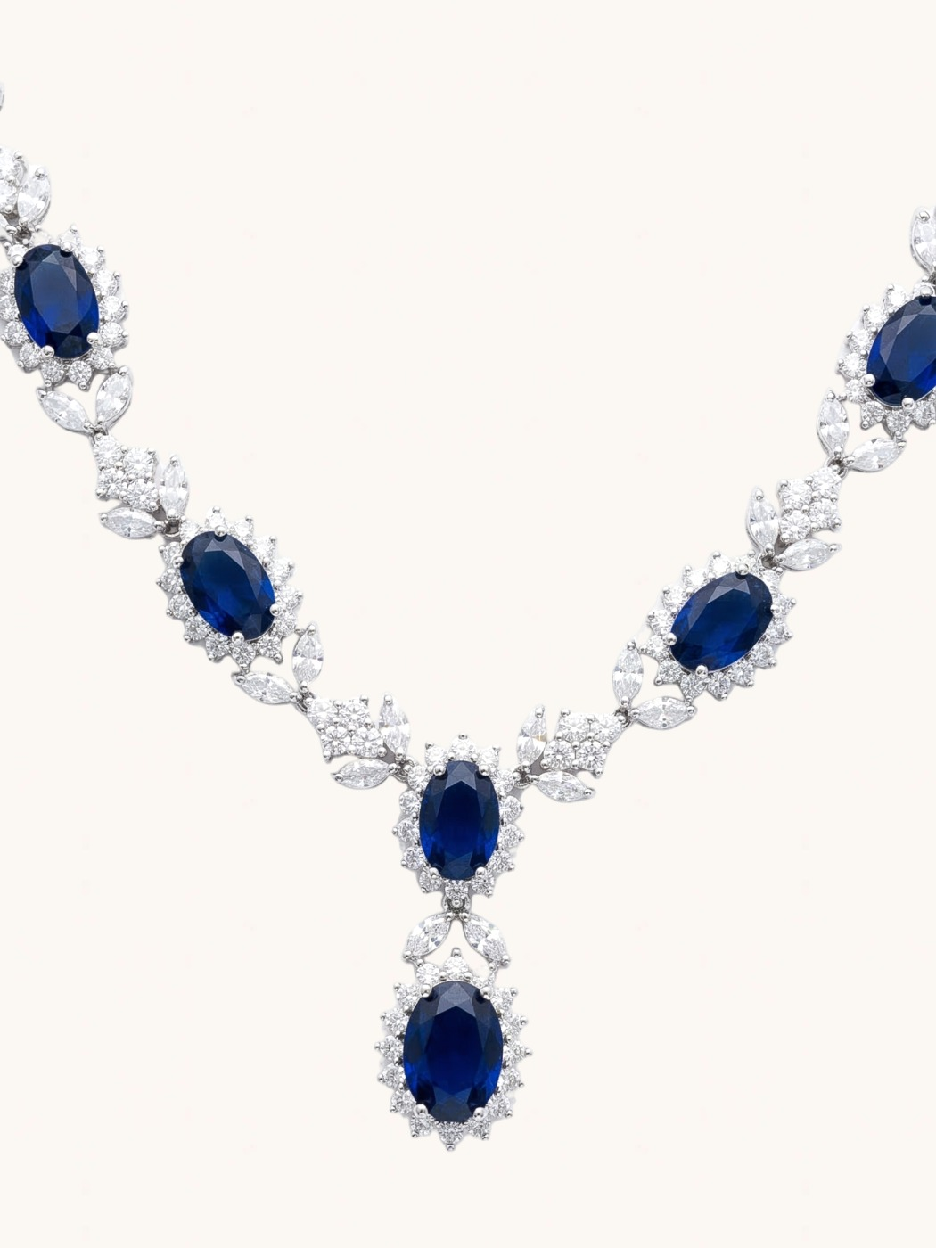 Closeup of Alba Necklace and Earrings Set in Rhodium Plated Metal Comfort Fit Copper One Size 58.2gms Mix