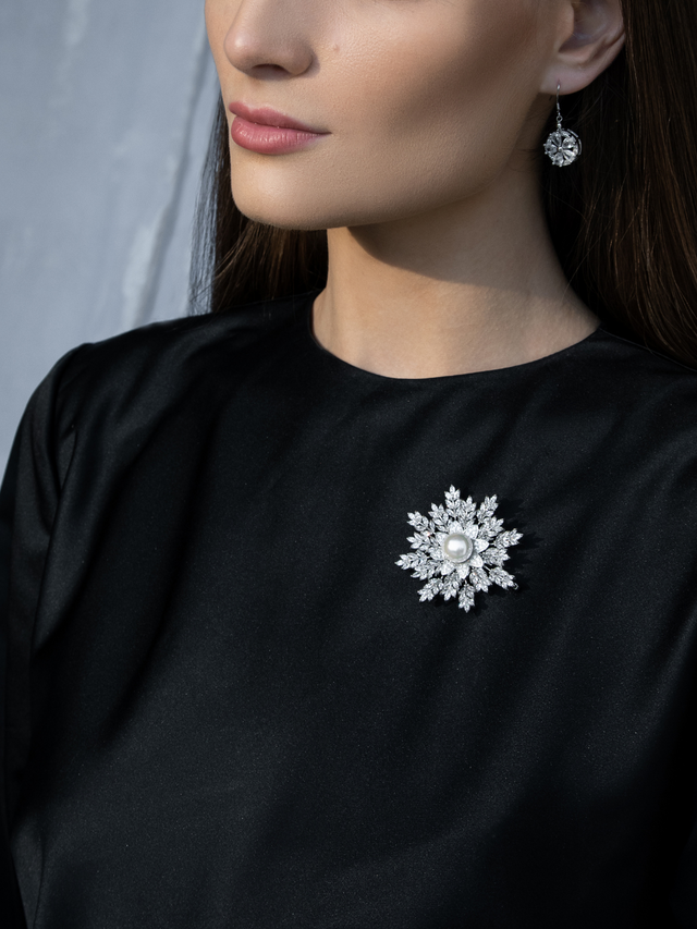 Model Wearing Snowflake Brooch Pendant Necklace in 925 Sterling Silver Regular Chain Rhodium Plated Brass Metal Stone One Size 21.6gms