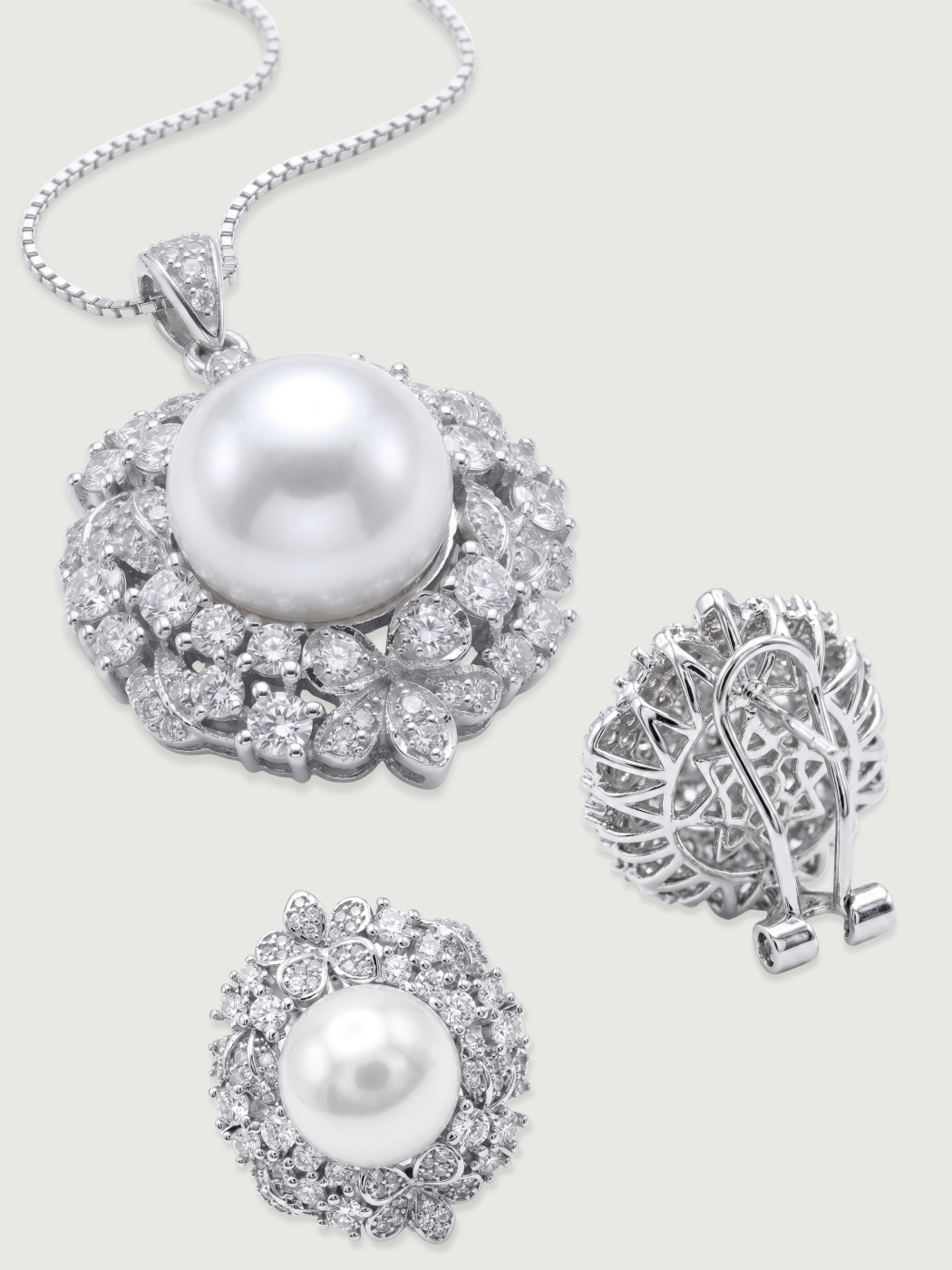 Yasmine Pearl Pendant Necklace Set