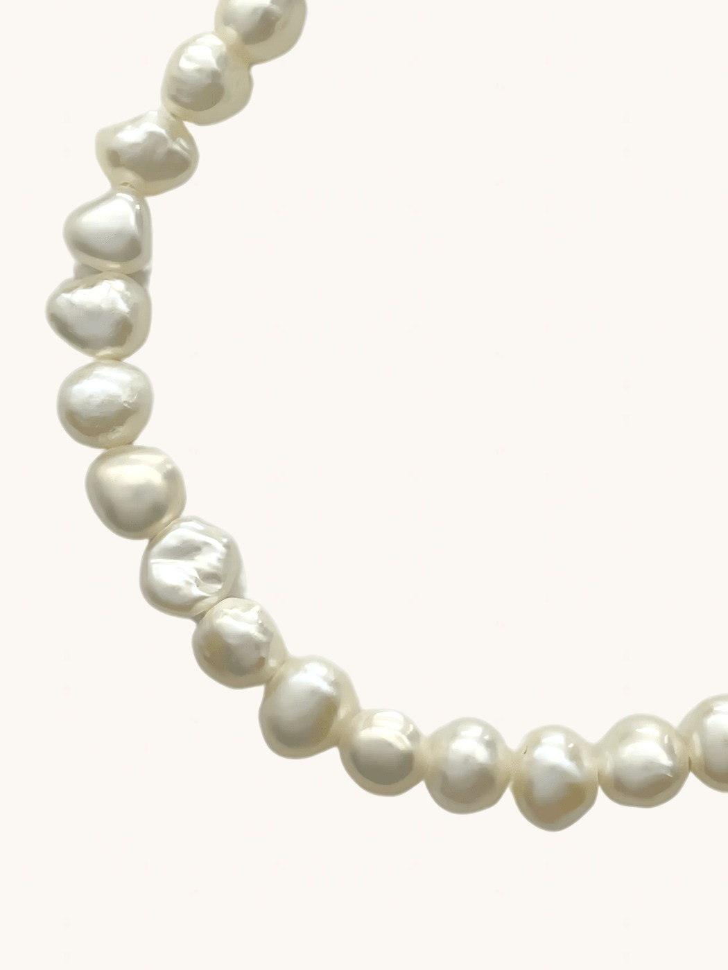 Closeup of Ariel Keshi Pearl Bracelet in 925 Sterling Silver Adjustable Length Metal Stone One Size 8.3gms
