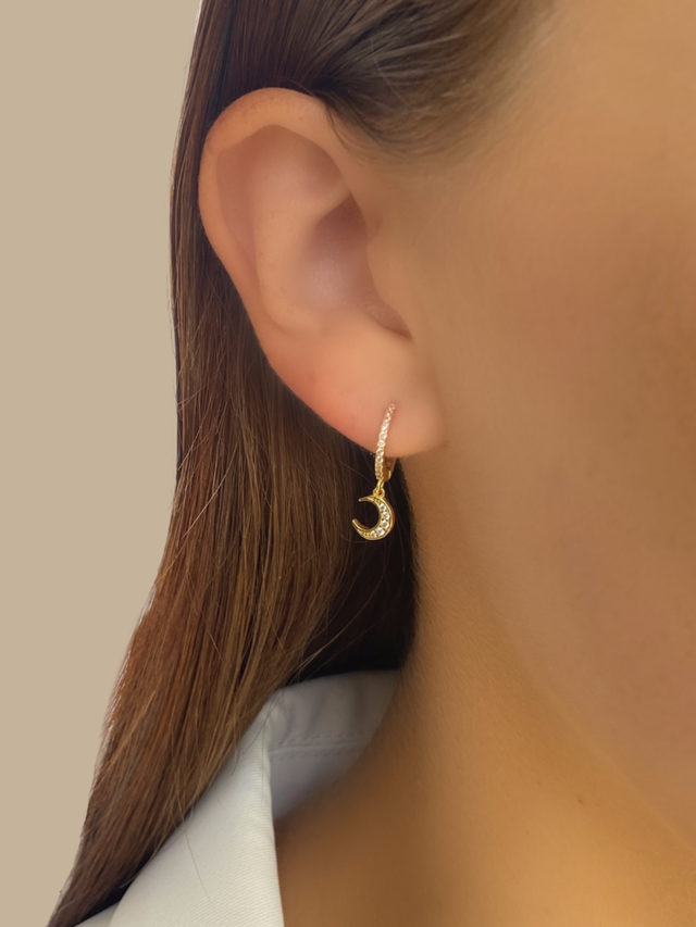 Model Wearing Stella Crescent Single Earring Jewelry for Pierced Ears 18k Gold Plated 925 Sterling Silver One Size 0.7gms