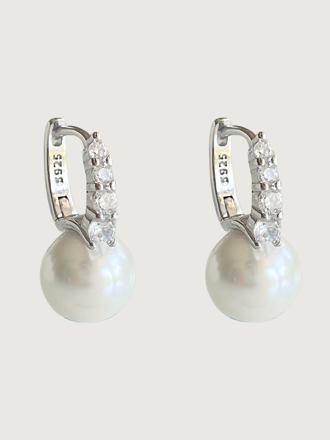 Front View of Bianca Pearl Huggie Hoop Earrings in 925 Sterling Silver Jewelry for Pierced Ears Metal Stone 2 cm 3.7gms