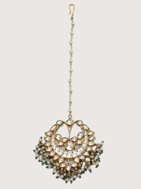 Adah Pearls and Green Onyx Beaded Maang Tika Fixed Length Gold Plated Metal Stone One Size 19.6gms Brass