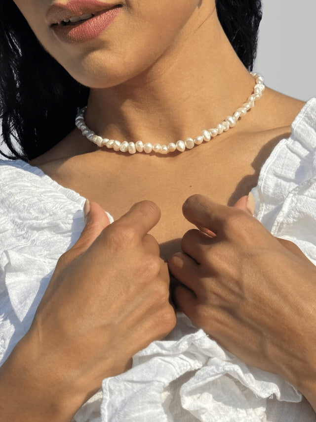 Model Wearing Ariel Keshi Pearl Necklace in 925 Sterling Silver Adjustable Length Metal Stone One Size 16.7gms