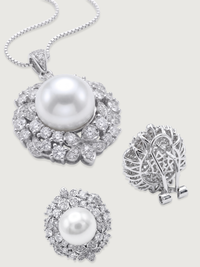 Yasmine Pearl Pendant Necklace Set