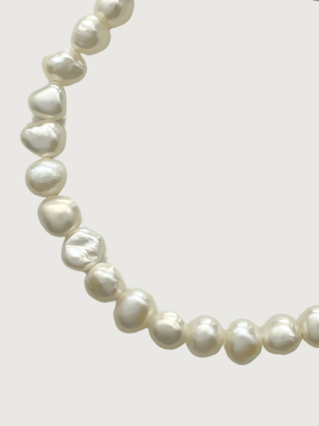 Closeup of Ariel Keshi Pearl Bracelet in 925 Sterling Silver Adjustable Length Metal Stone One Size 8.3gms