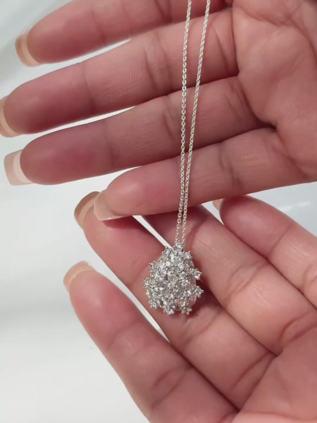 Ellara Pendant Necklace